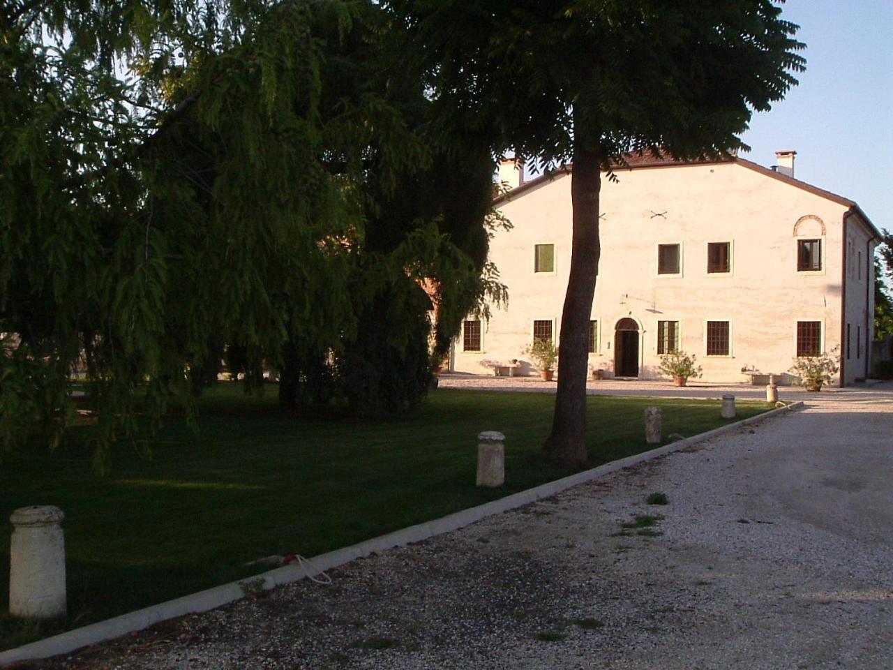 Agriturismo La Sophora Montegaldella Eksteriør billede
